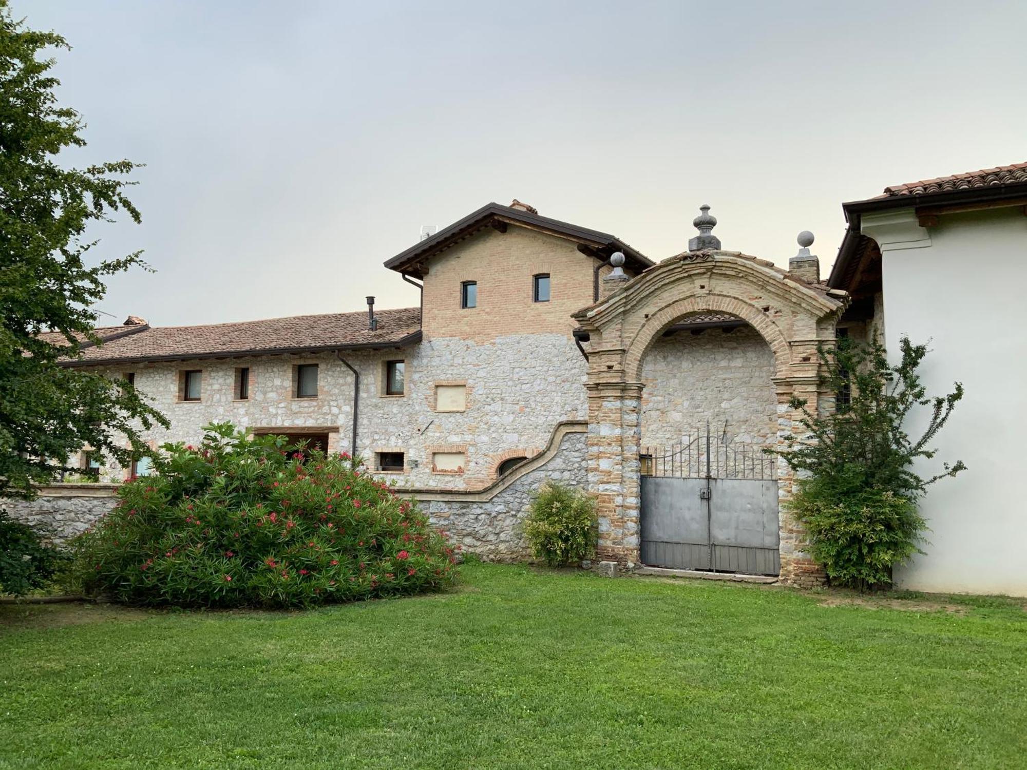 Borgo Palazzo Steffaneo Bed and Breakfast San Vito al Torre Εξωτερικό φωτογραφία